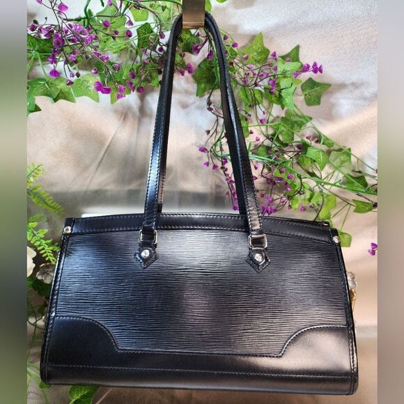 Authentic Louis Vuitton Epi Madeleine PM Bag w/ Dust Bag - Picture 5 of 17